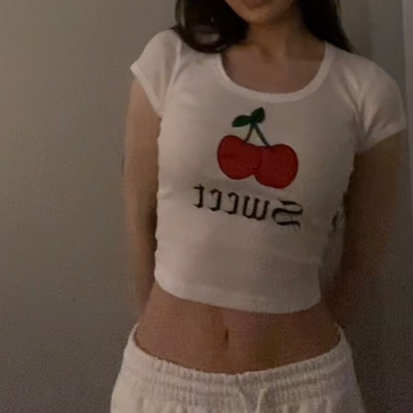 Baby tee - Picture 2 of 2